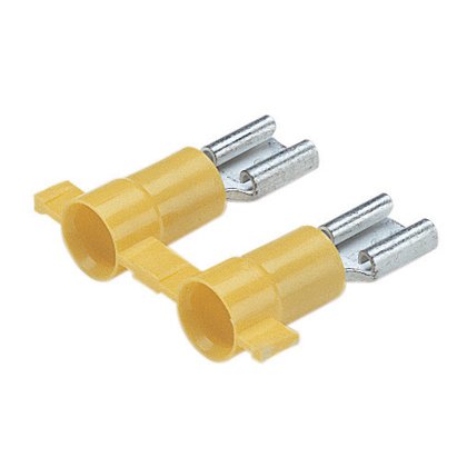 titreşime dayanıklı dişi bağlantı kesme pirinç ve kalay kaplama mesafesindedir. Sarı vinil mahfaza içinde yalıtımlı varil. Bu 0.250 x 0.032'' bir sekme boyutuna sahiptir (6.3 x 0.8 mm) ve destekler 12-10 AWG (4,0-6,0 mm²) bir tel aralığı. Bu 0.95'' olan (