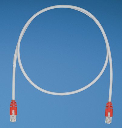 Kategori 5e, her iki ucunda, Pan-Plug® Korumalı Modüler Fişler, Kırmızı, 30 metre ile korumalı yama çekin.