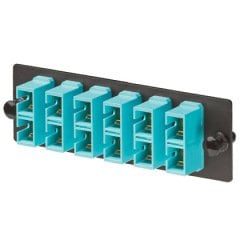 SC 10Gig ™ OM3 / OM4 FAP zirkon dioksit seramik bölünmüş kollu altı SC 10Gig ™ Dubleks Çoklu fiber optik Adaptörleri (Aqua) ile yüklendi.