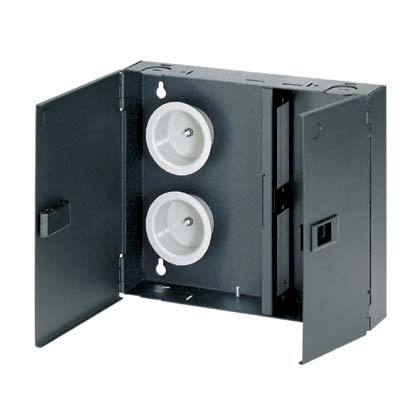 Panduit® Opticom® Duvara Monte Muhafaza yönetmek ve uzay sınırlı olduğunda lif dağılımı düzenlemek için tasarlanmıştır. Kutular herhangi bir telekomünikasyon odasında ara bağlantı ya da çapraz-bağlantı olarak kullanılabilir ve herhangi bir standart FAP ve