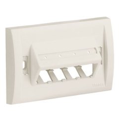 Mini Com Ultimate Kimlik İcra serisi yatay eğimli aynası, dört Mini Com® Modülleri kabul etiket cepleri içerir. Uluslararası Grey. ETİKETLER DAHİL DEĞİLDİR