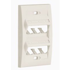 Mini Com Ultimate Kimlik İcra serisi dikey eğimli aynası, altı Mini Com® Modülleri kabul etiket cepleri içerir. Beyaz kapalı. ETİKETLER DAHİL DEĞİLDİR