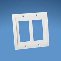 Kapaklar iki NEMA standart dikdörtgen veya TVSS elektrik priz. iletişim uygulamalarında iki Mini-Com® GFCI Modülü Frame kabul eder.