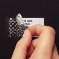 Lazer / mürekkep püskürtmeli bileşen etiket, 1.00'' , H, emniyet belirteçli poliester, gümüş, 10.000 pc W 0.50'' x. paket miktarı.