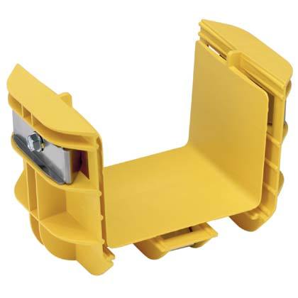 Önceden monte edilen 4 inç x 4 in QuikLock ™ elemanı hızlı kanal ve / veya parçaları iki bölümünü birleştirir. Mekanik cıvataları sıkmadan takılır. Cıvata, Sarı, gerektiğinde bağlantı kaldırılır izin vermek için 20 adet 3 / 8in somun ile bırakın.