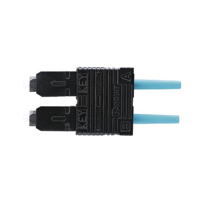 SC 50/125 | mm OM3 / OM4 modlu simpleks bağlayıcı aqua 900 mikronluk sıkı tamponlu fiberlerin için tasarlanmıştır. Dışarıda RoHS direktifi kapsamı olan sabit tesislerde kullanılmak üzere tasarlanmıştır.