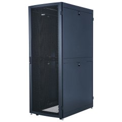 Net-Ayet D-Tipi Kabine çerçevesi, 45RU. Fırça açıklıkları olan en paneli. İki set kafes somun ekipman raylar. Tek menteşe ön kapı delikli. Bölünmüş arka kapılar perfore. 2 tam uzunlukta PDU parantez. Boyutlar: 85.7 W x ''H 31.5 x'' 39.4'' D (2178mm X 800m