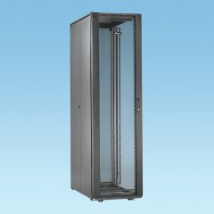 Üst panelde Net-Erişim ™ S-Type Kabine çerçevesi. Tek menteşe ön kapı delikli. Bölünmüş arka kapılar kapı salıncak ayak izi en aza indirmek için ortada açmak delikli. Ön kablo ma ile yapılandırılmış Katı yan panelleri (2), kafes somun rayları (2 set) ve a