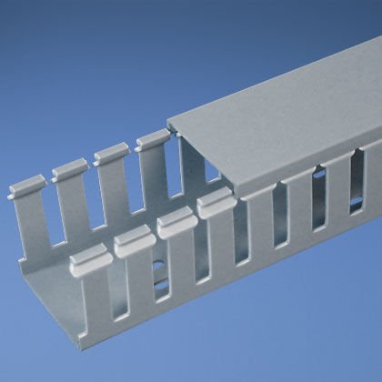 Panduct® tip G geniş yarık kablo kanalı, 4 G x 1.5, H, 6' uzunlukta, PVC, yapıştırıcı, açık gri.