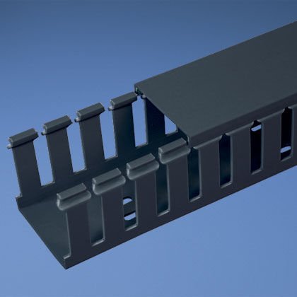 Panduct® tip G geniş yarık kablo kanalı, 4 G x 3H, 6' uzunlukta, PVC, siyah.