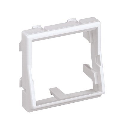 45 mm x 45 mm adaptör çerçevesi, bir 1/2 boy modülü ekleme kabul eder.