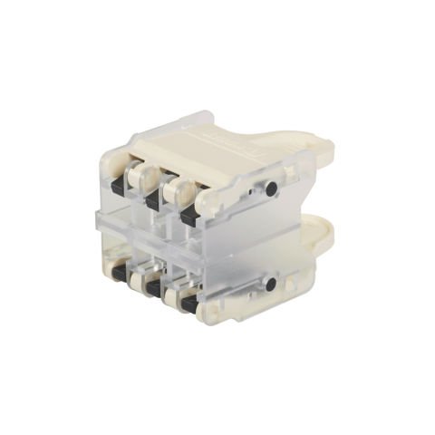 QuickNet Tak Paketi Beyaz, altı Panduit RJ45 modüler fişleri kabul eder.