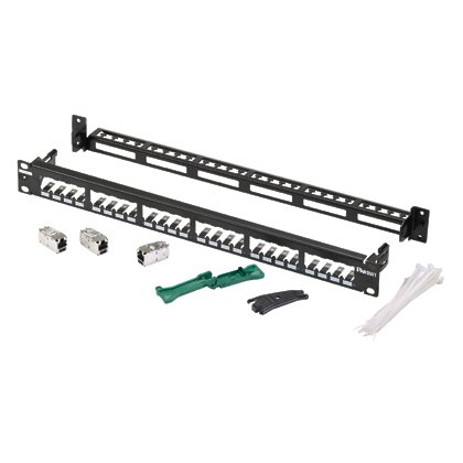 Kısa Com tüm metal siyah kumanda paneli kiti korumalı modüler 24 bağlantı noktası; yirmidört Mini Com Kategori 6 korumalı modülleri, bir braket, SRBBRKT ve bir gerilim azaltma bar, SRBCT içerir. (1 RU).